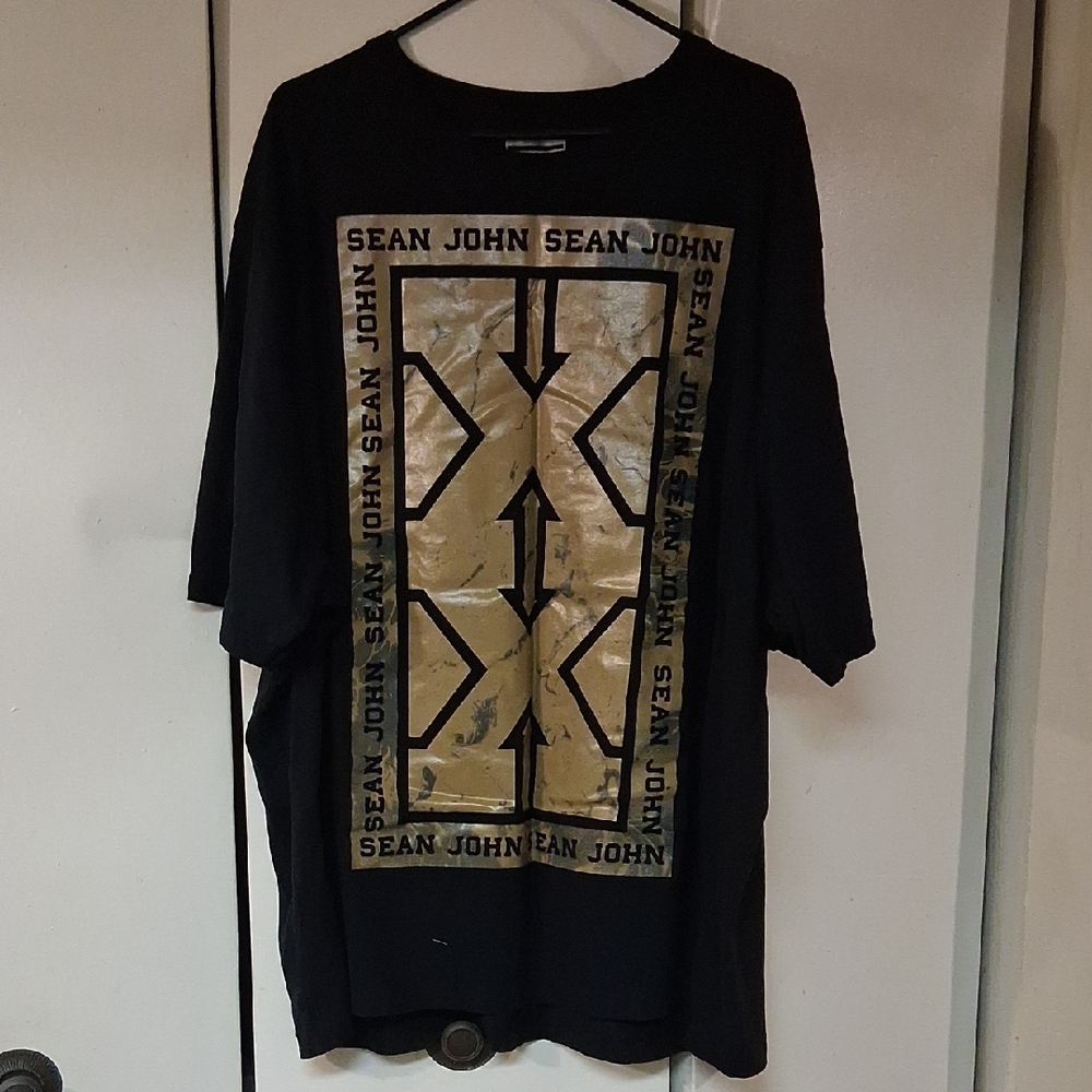 Sean John Black and Gold Short Sleeve Tee